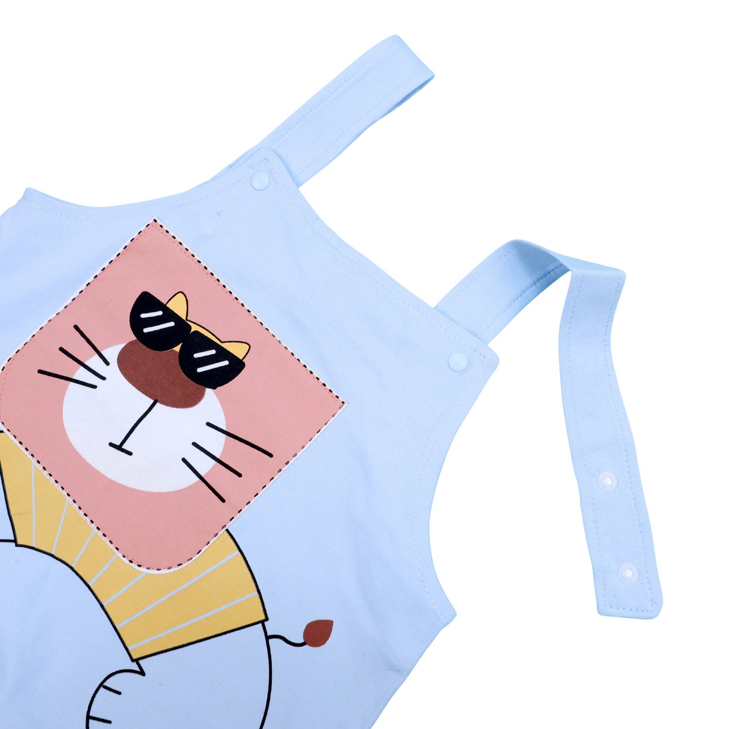 T-shirt and Dungaree with Cat patch