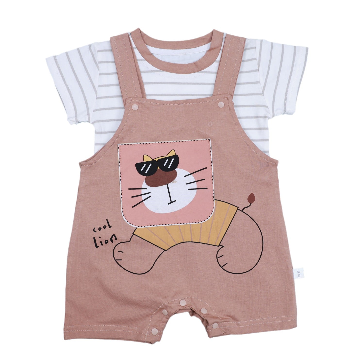 T-shirt and Dungaree with Cat patch