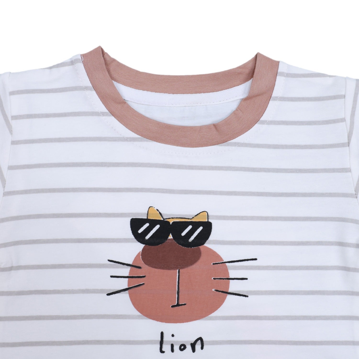 T-shirt and Dungaree with Cat patch