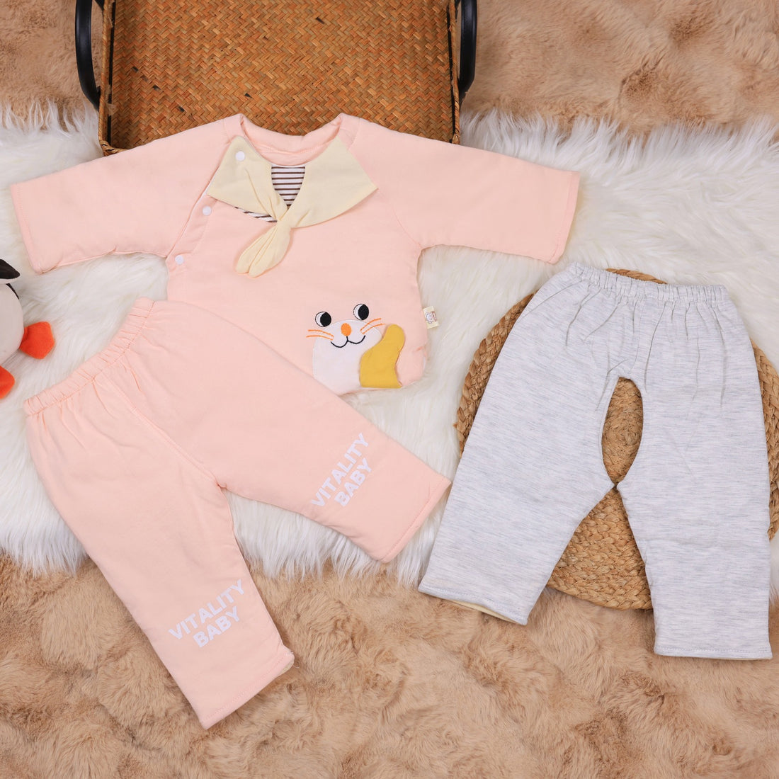 Baby catty suit with 2 pajamis